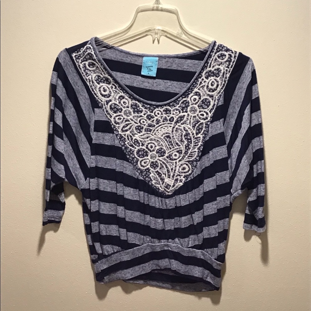 Half sleeve stripped top